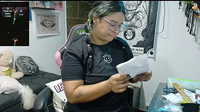 Snapshot of mollyshake1 chatting on November 2025 11:15:02 AM mollyshake1 online show from November 2025 11:15:02 AM