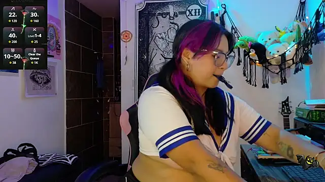 Snapshot of mollyshake1 chatting on December 2025 06:39:03 AM mollyshake1 online show from December 2025 06:39:03 AM