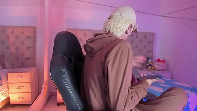 JasperCooper  online show from September 2025 12:34:01 PM