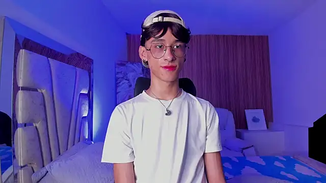 JasperCooper  online show from October 2025 01:33:02 PM