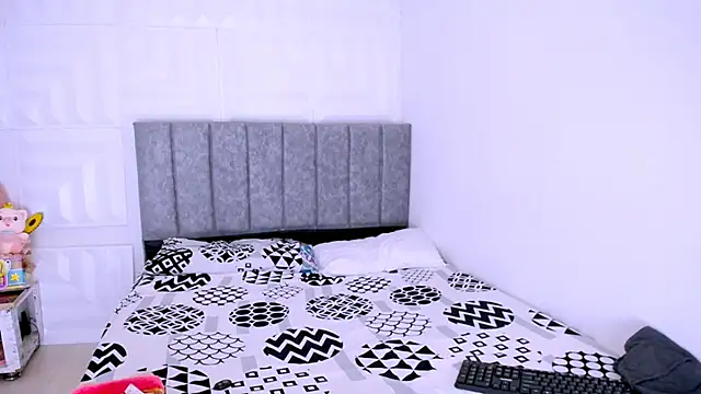 Snapshot of nataly_red chatting on March 2025 05:38:02 PM nataly red online show from March 2025 05:38:02 PM