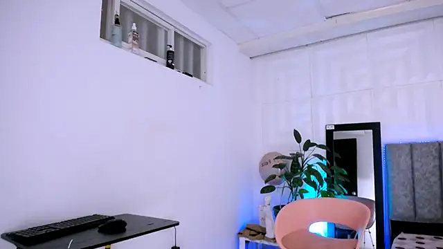 Snapshot of nataly_red chatting on September 2025 06:41:01 PM nataly red online show from September 2025 06:41:01 PM