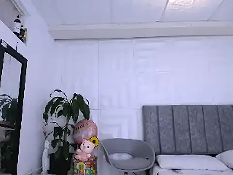 Snapshot of nataly_red chatting on January 2025 04:28:01 PM nataly red online show from January 2025 04:28:01 PM