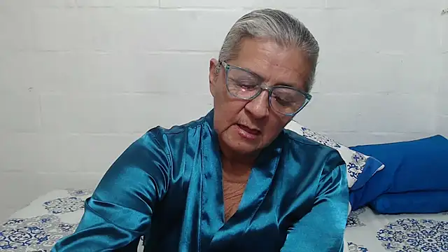 candy mature  online show from November 2025 12:20:01 AM