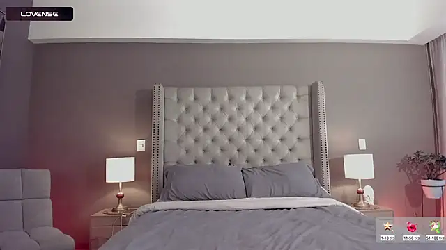 vangie  online show from September 2025 09:37:01 PM