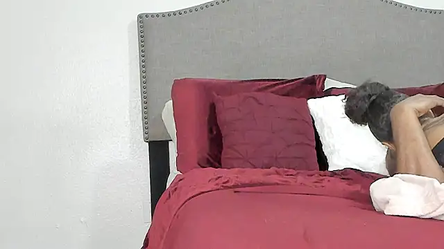 yiauana online show from June 2026 11:38:02 AM