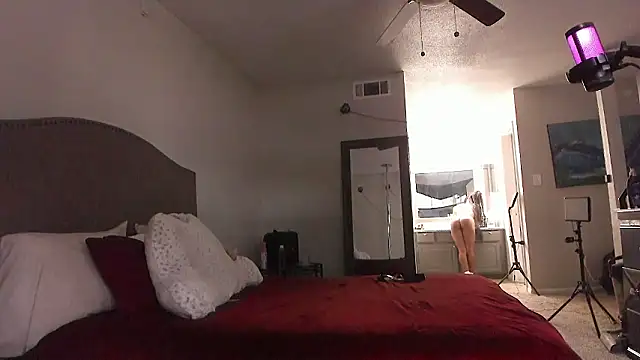 yiauana online show from February 2026 11:15:02 PM