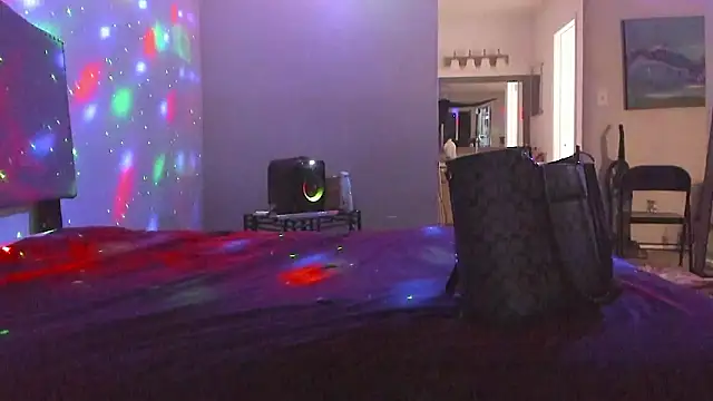 yiauana online show from February 2026 02:14:02 AM