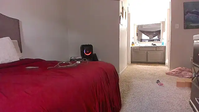 yiauana online show from February 2026 10:42:01 PM