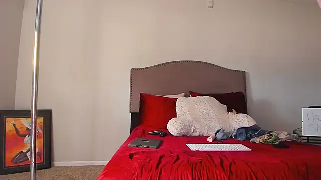 yiauana online show from November 2025 06:34:02 PM