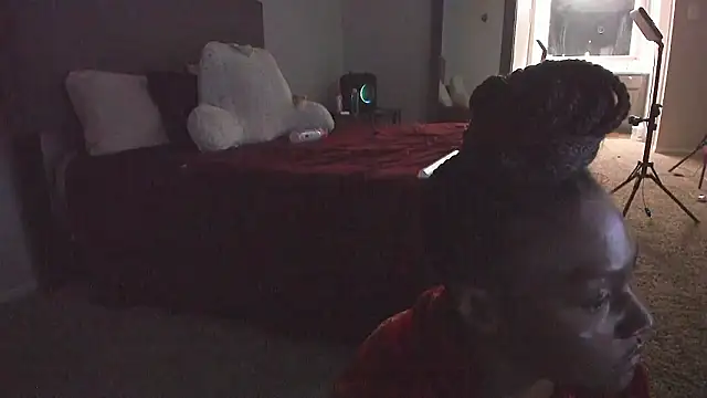 yiauana online show from February 2026 01:05:02 PM