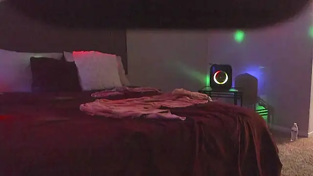 yiauana online show from February 2026 12:44:02 AM