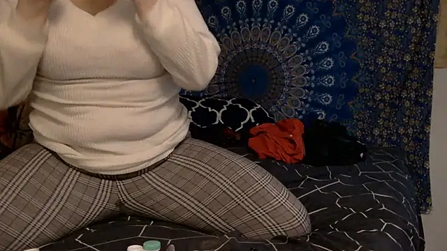 HeyyImHarlowe online show from February 2025 10:29:01 AM