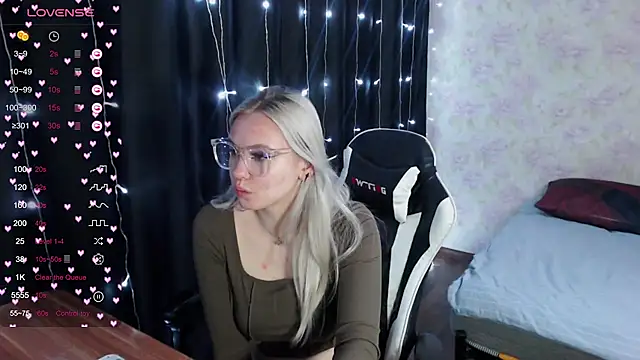 VikaPowers online show from January 2025 06:28:02 PM