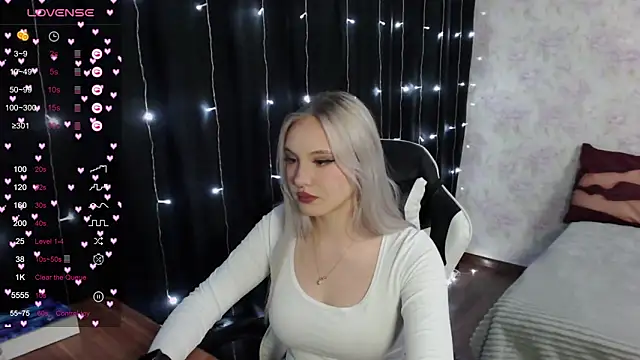 VikaPowers online show from March 2025 07:30:01 PM