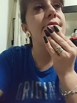 AvaLloyd online show from November 2025 04:39:01 AM