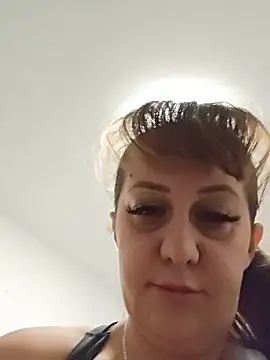 AvaLloyd online show from November 2025 02:23:02 AM