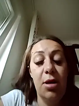 AvaLloyd online show from September 2025 04:41:02 AM