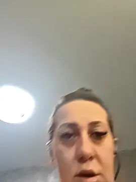 AvaLloyd online show from April 2026 02:02:02 AM