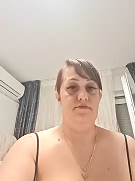 AvaLloyd online show from March 2026 02:46:01 AM