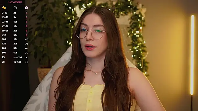 Ester Hill online show from December 2025 01:43:01 AM