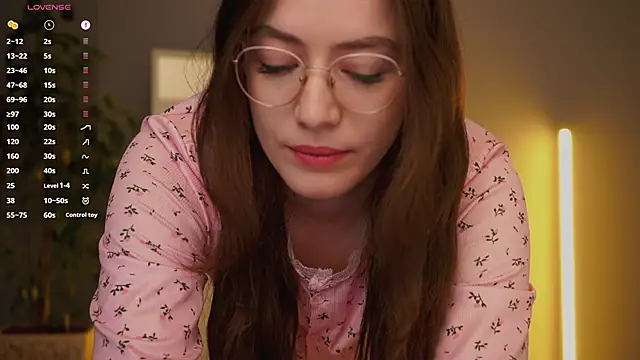 Ester Hill online show from March 2026 03:32:01 AM