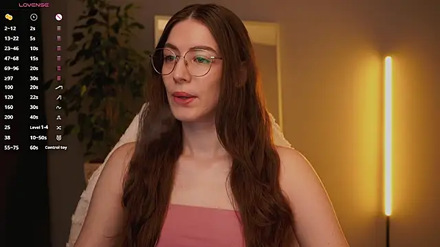 Ester Hill online show from November 2025 10:02:01 PM