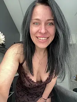 Snapshot of CuteNata chatting on June 2026 01:05:02 PM CuteNata online show from June 2026 01:05:02 PM