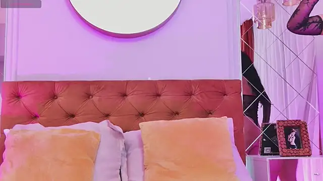 EmilyColle  online show from November 2025 08:57:02 PM