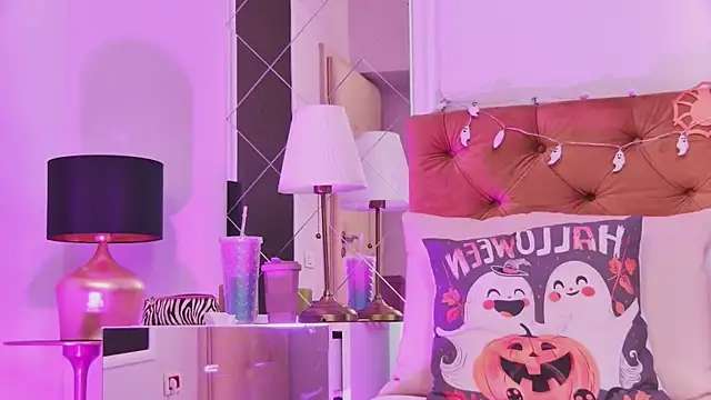 EmilyColle  online show from October 2025 04:44:01 AM