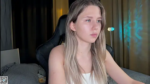 Ameliia castro online show from October 2025 01:45:02 PM