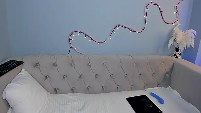 Ameliia castro online show from February 2025 06:22:01 AM