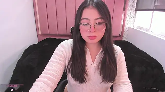 Snapshot of MiaWils_ chatting on June 2026 07:22:02 PM MiaWils online show from June 2026 07:22:02 PM