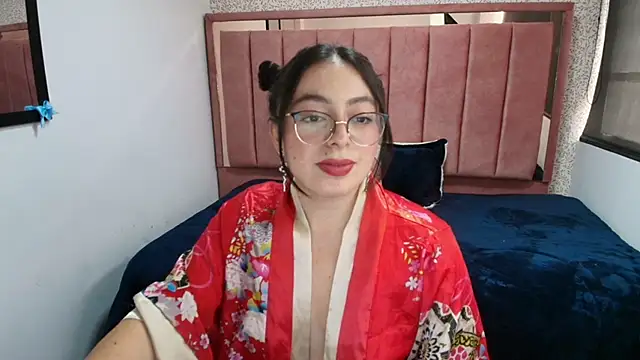 Snapshot of MiaWils_ chatting on May 2026 06:49:01 PM MiaWils online show from May 2026 06:49:01 PM