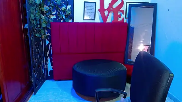 Snapshot of moon_sunflower chatting on November 2025 12:04:02 AM moon sunflower online show from November 2025 12:04:02 AM