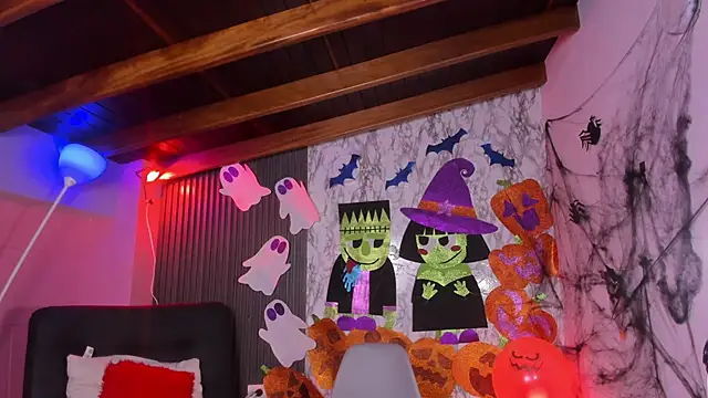 chloe blue online show from October 2025 12:24:01 PM