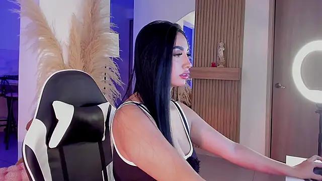 Charlotte  08 online show from April 2026 02:24:02 AM