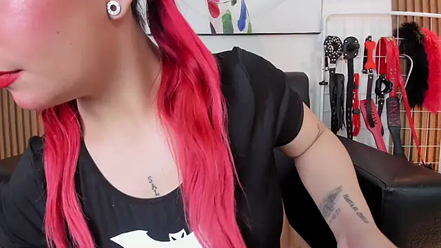 Santa Cooper  online show from April 2026 03:32:02 AM