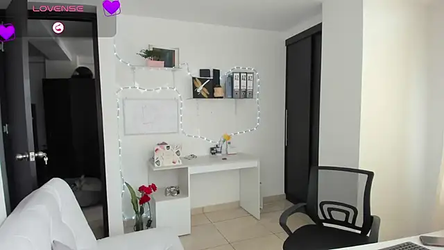 susana monroy online show from April 2026 07:04:01 PM