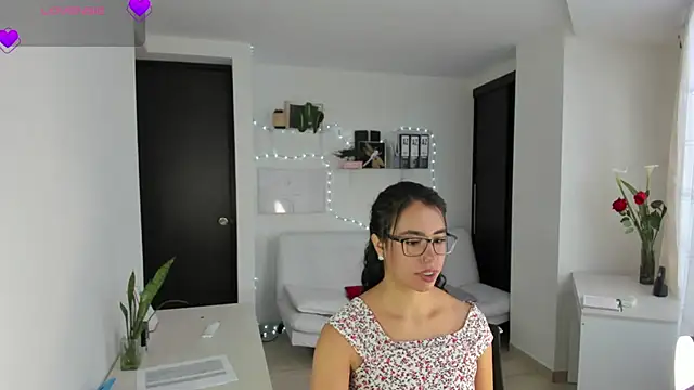 Snapshot of susana_monroy chatting on June 2026 06:56:01 PM susana monroy online show from June 2026 06:56:01 PM
