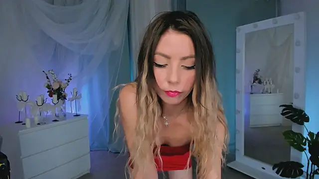 Snapshot of Love_Lines chatting on January 2025 12:42:01 AM Love Lines online show from January 2025 12:42:01 AM