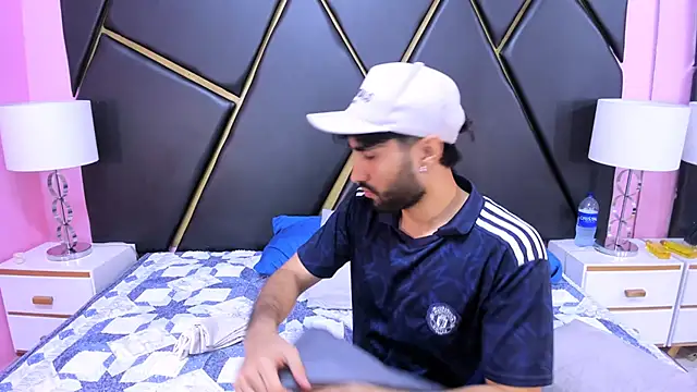 Snapshot of MilanZaire chatting on November 2025 02:15:02 AM MilanZaire online show from November 2025 02:15:02 AM