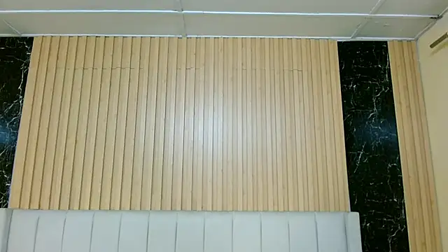 Snapshot of MilanZaire chatting on December 2025 04:01:02 PM MilanZaire online show from December 2025 04:01:02 PM