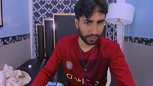 Snapshot of MilanZaire chatting on October 2025 12:20:02 AM MilanZaire online show from October 2025 12:20:02 AM