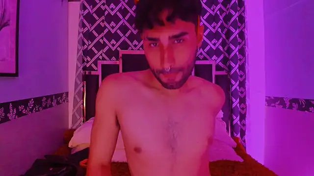 Snapshot of MilanZaire chatting on October 2025 06:26:01 PM MilanZaire online show from October 2025 06:26:01 PM