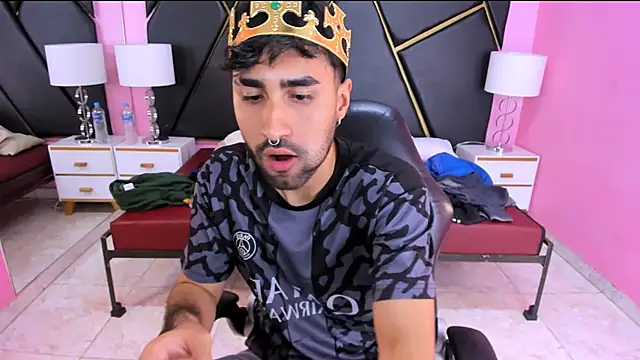 Snapshot of MilanZaire chatting on October 2025 01:48:04 AM MilanZaire online show from October 2025 01:48:04 AM