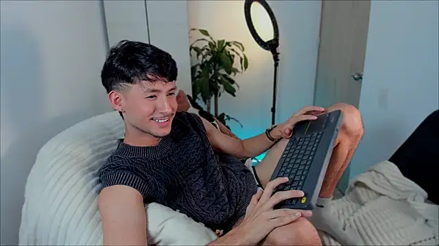 Snapshot of dimitri_targaryen chatting on December 2024 06:40:01 AM dimitri targaryen online show from December 2024 06:40:01 AM