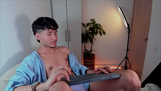 Snapshot of dimitri_targaryen chatting on January 2025 06:52:02 AM dimitri targaryen online show from January 2025 06:52:02 AM