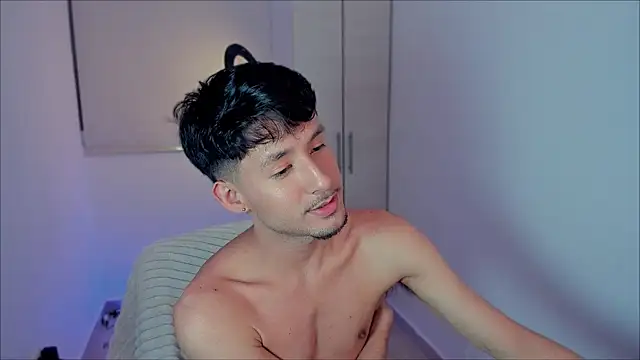 Snapshot of dimitri_targaryen chatting on December 2024 02:20:01 AM dimitri targaryen online show from December 2024 02:20:01 AM