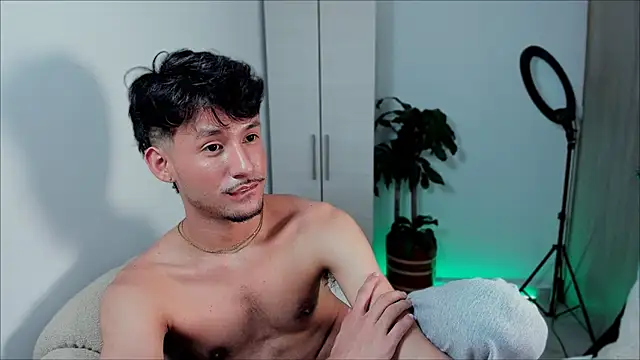 Snapshot of dimitri_targaryen chatting on January 2025 07:14:02 AM dimitri targaryen online show from January 2025 07:14:02 AM